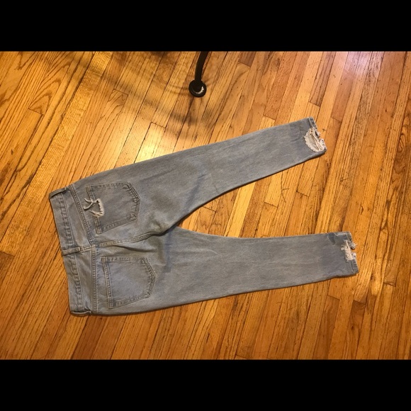 Brandy Melville. high waisted jeans size XS - Picture 4 of 7